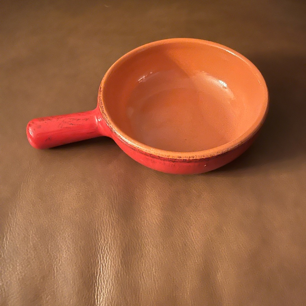 De Silva Ceramic Serving Bowl with Handle - Orange and Red